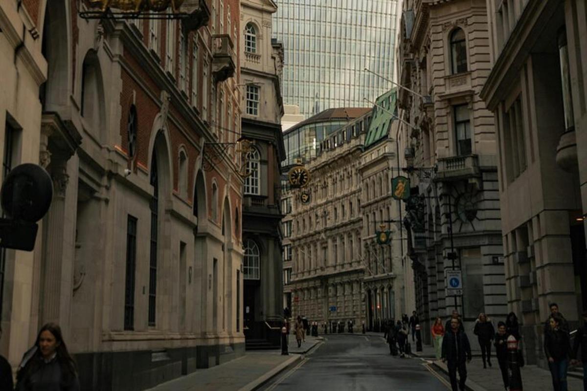 Guided Walking Tour in London: Secrets of the City