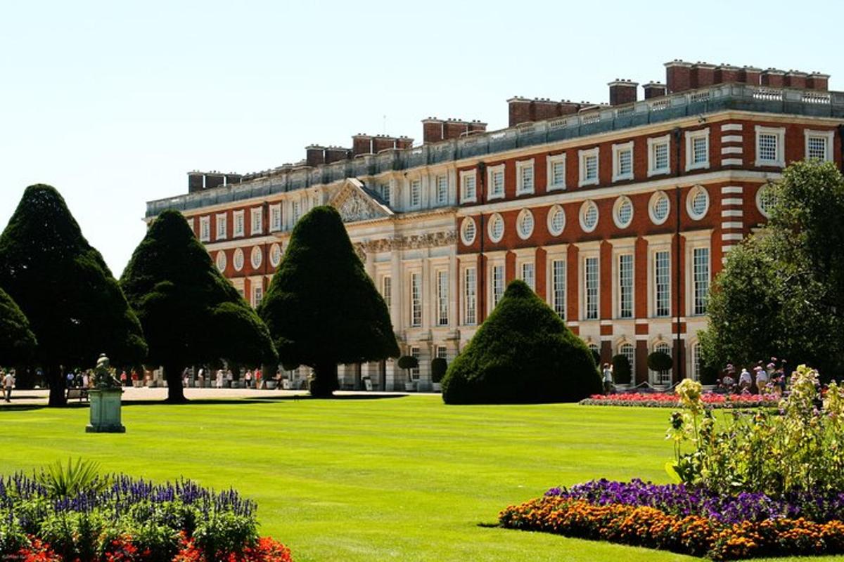 Hampton Court Palace & Garden Maze, Private Tour Admission with Audio Guides