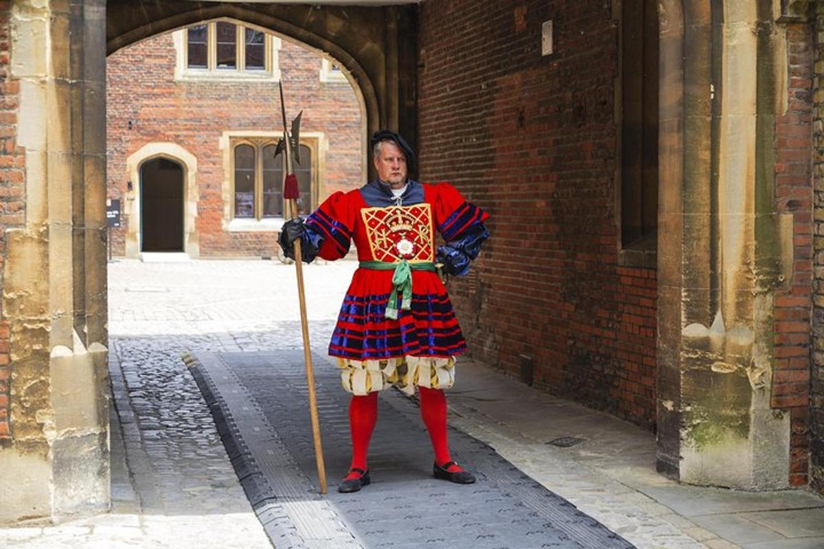 Hampton Court Palace & Garden Maze, Private Tour Admission with Audio Guides