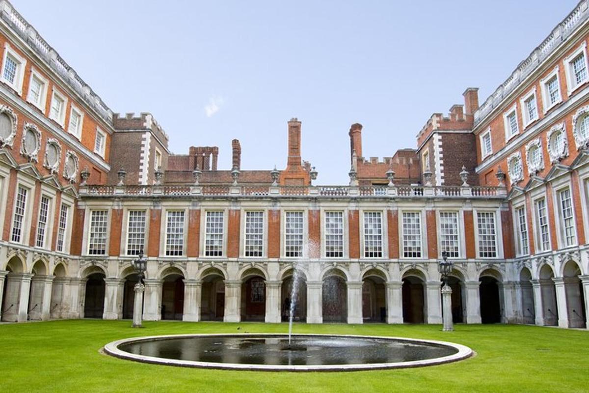 Hampton Court Palace & Garden Maze, Private Tour Admission with Audio Guides