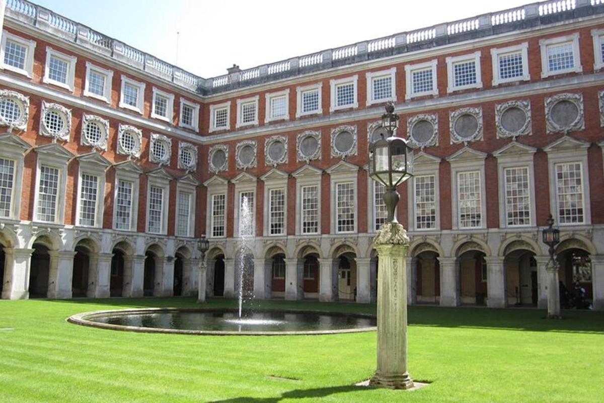 Hampton Court Palace Private Tour – discovering the excesses of Henry VIII