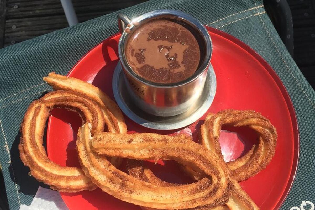 Hands-On Churros & Chocolate Class on a London Houseboat