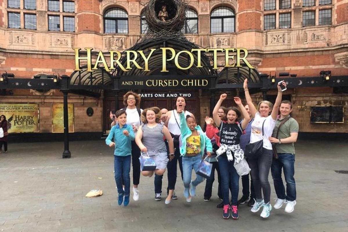 Harry Potter Film Location Walking Tour & Thames River Cruise