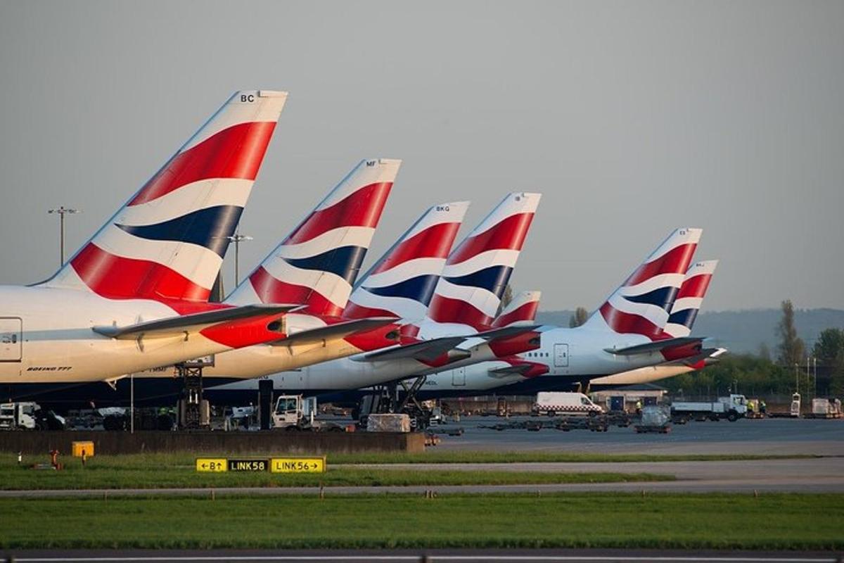 Heathrow Airport Private Transfers to/from London (Postcode E1 to E14)