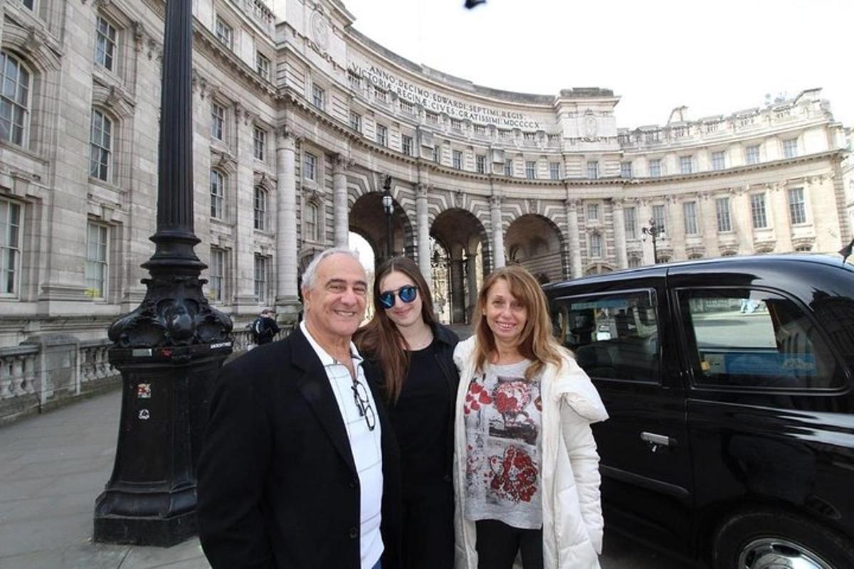 Heathrow Layover Experience: Private Full-Day Black Cab Tour