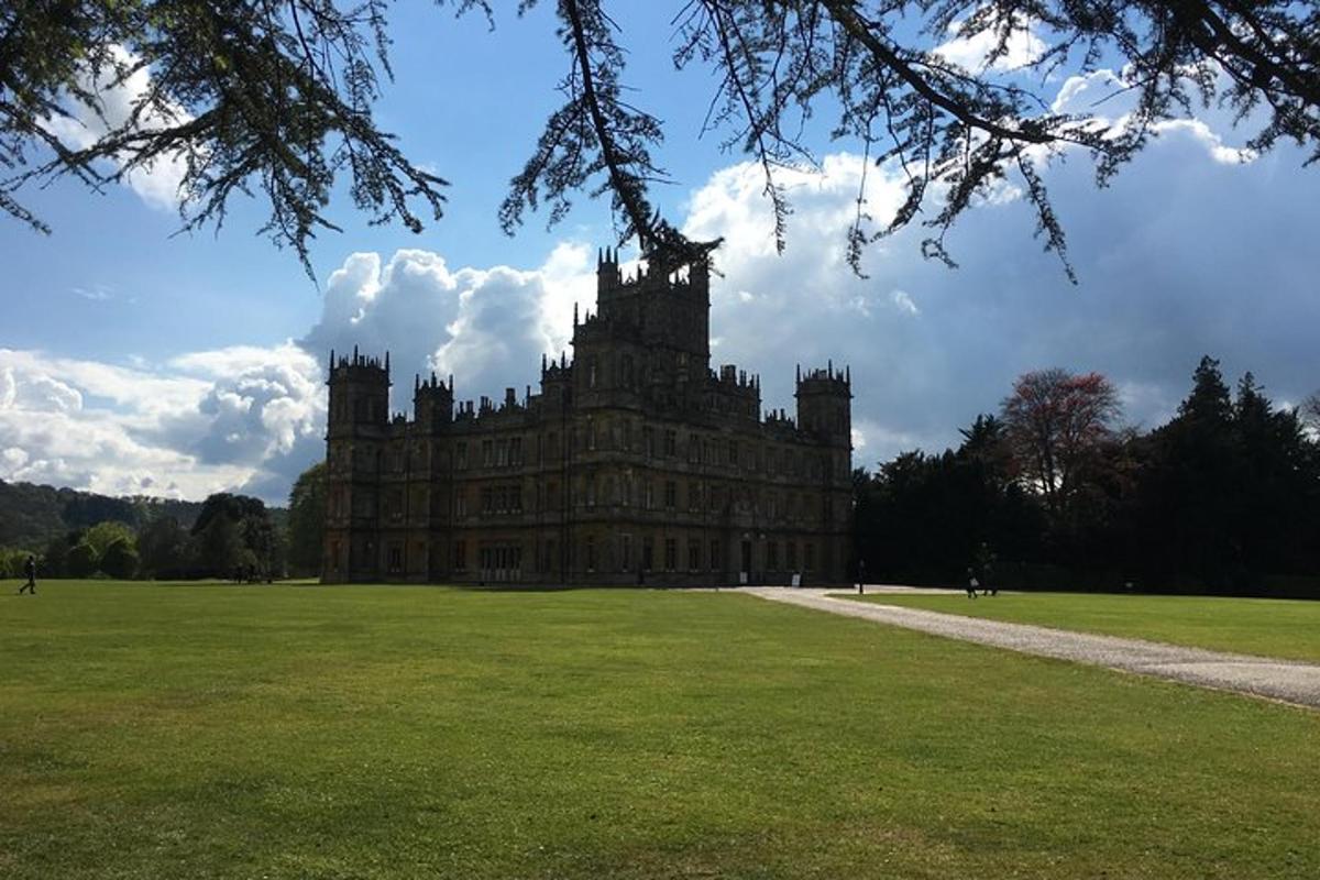 Highclere Castle Private Round Trip Transportation Service