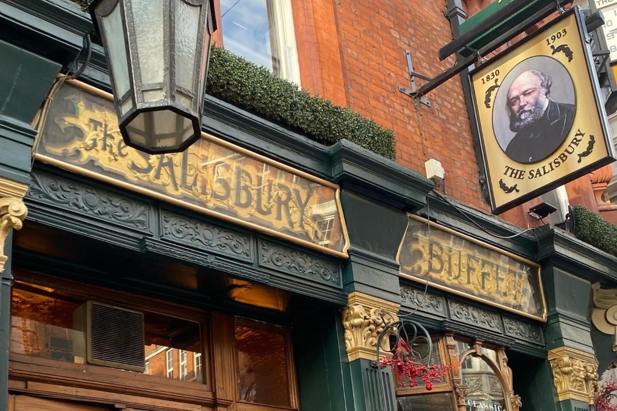 Historical Pub Walking Tour