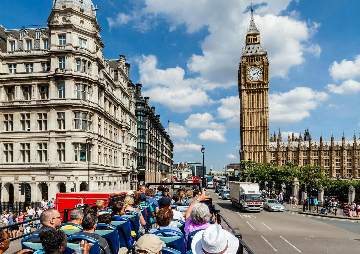 Hop-on, Hop-off Bus Tour with Cruise