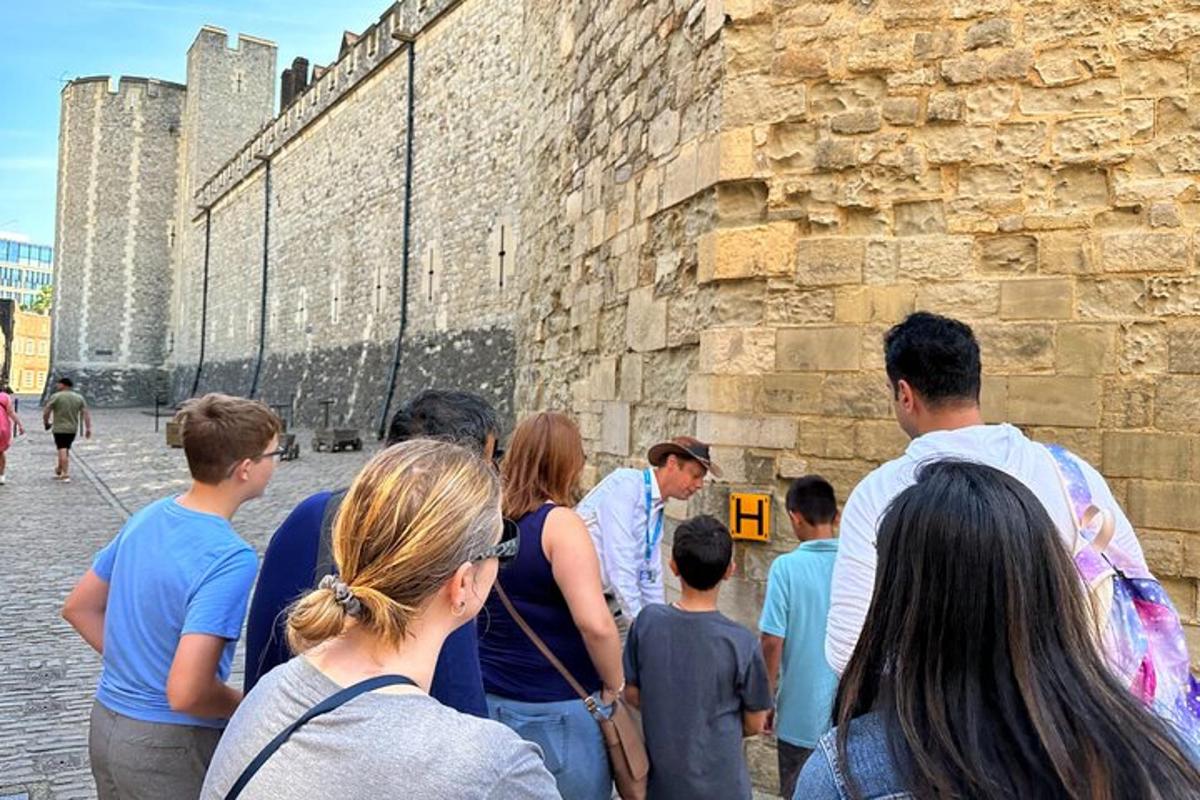 Kid-Friendly Private Tower of London Tour with Blue Badge Guide