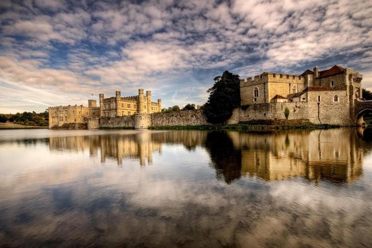 Leeds Castle, Canterbury and White Cliffs of Dover Private Car Tour