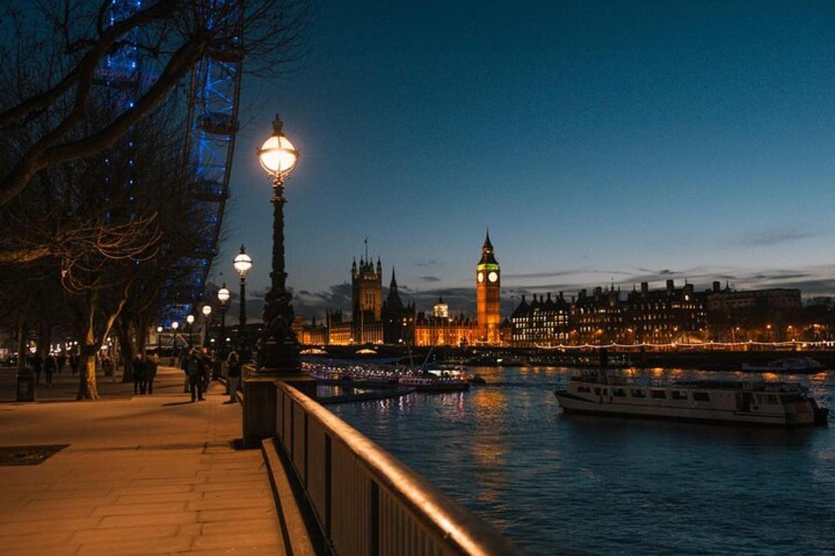 London Christmas Lights Tour on Open-Top Bus