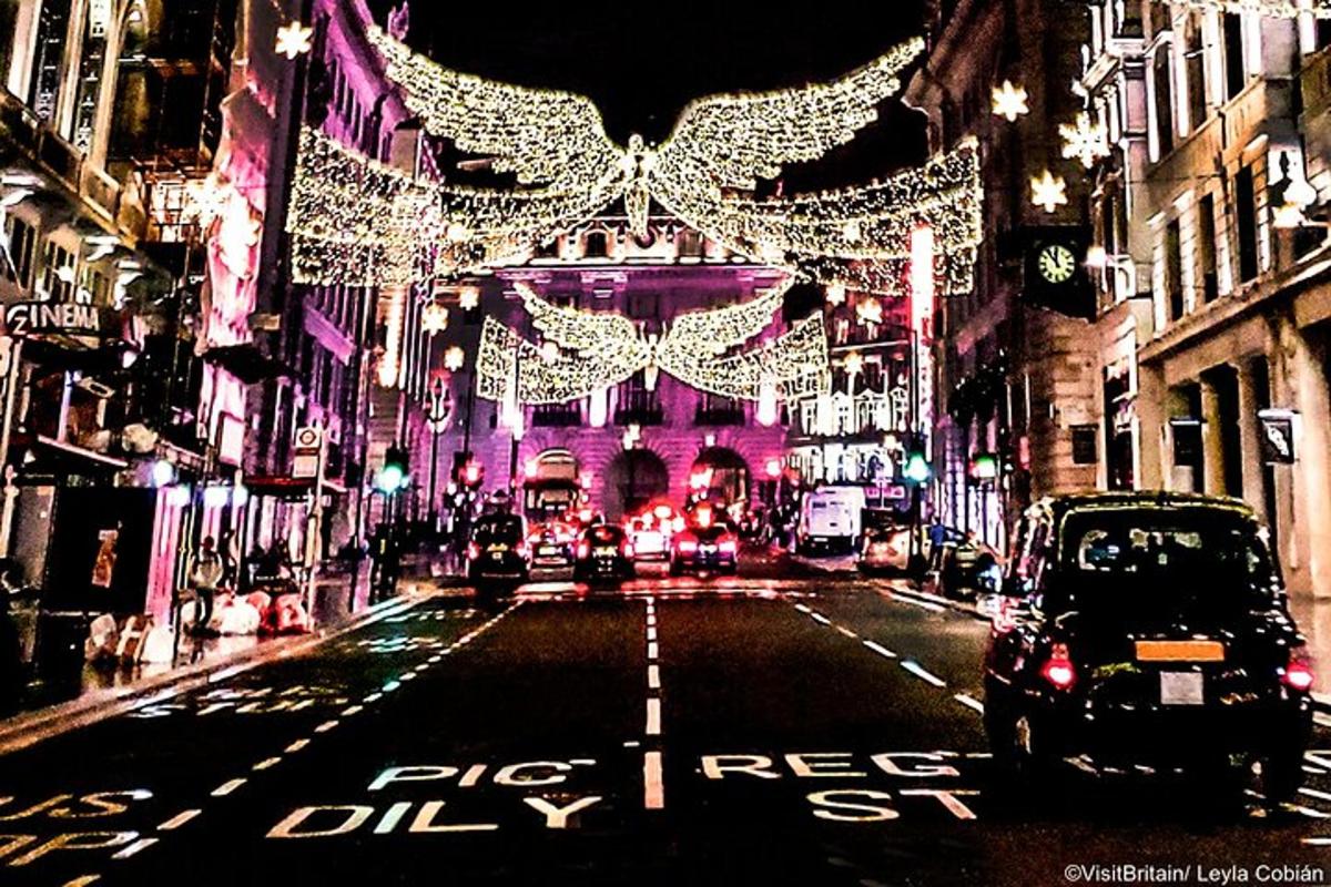 London Christmas Lights Tour on Open-Top Bus