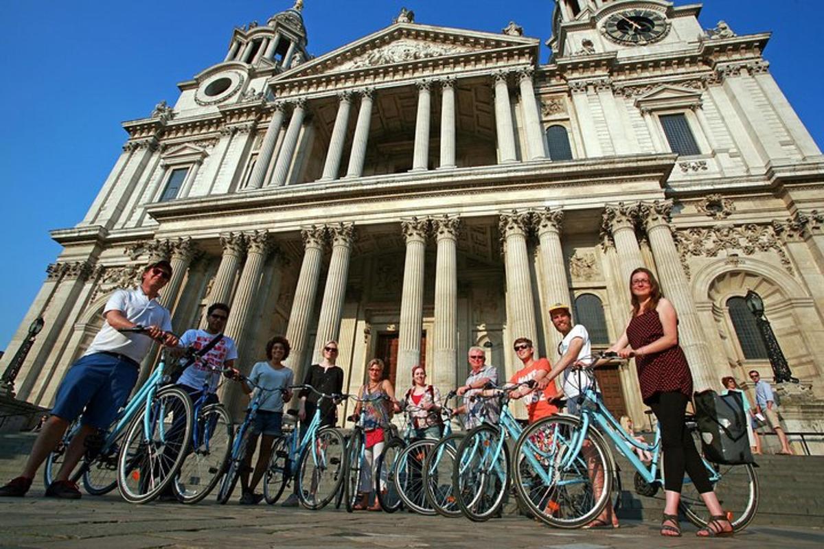 London Classic Landmarks Bike Tour with Local Guide