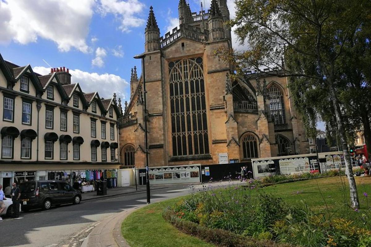 London Hotel Return via Bath & Stonehenge & Windsor Castle