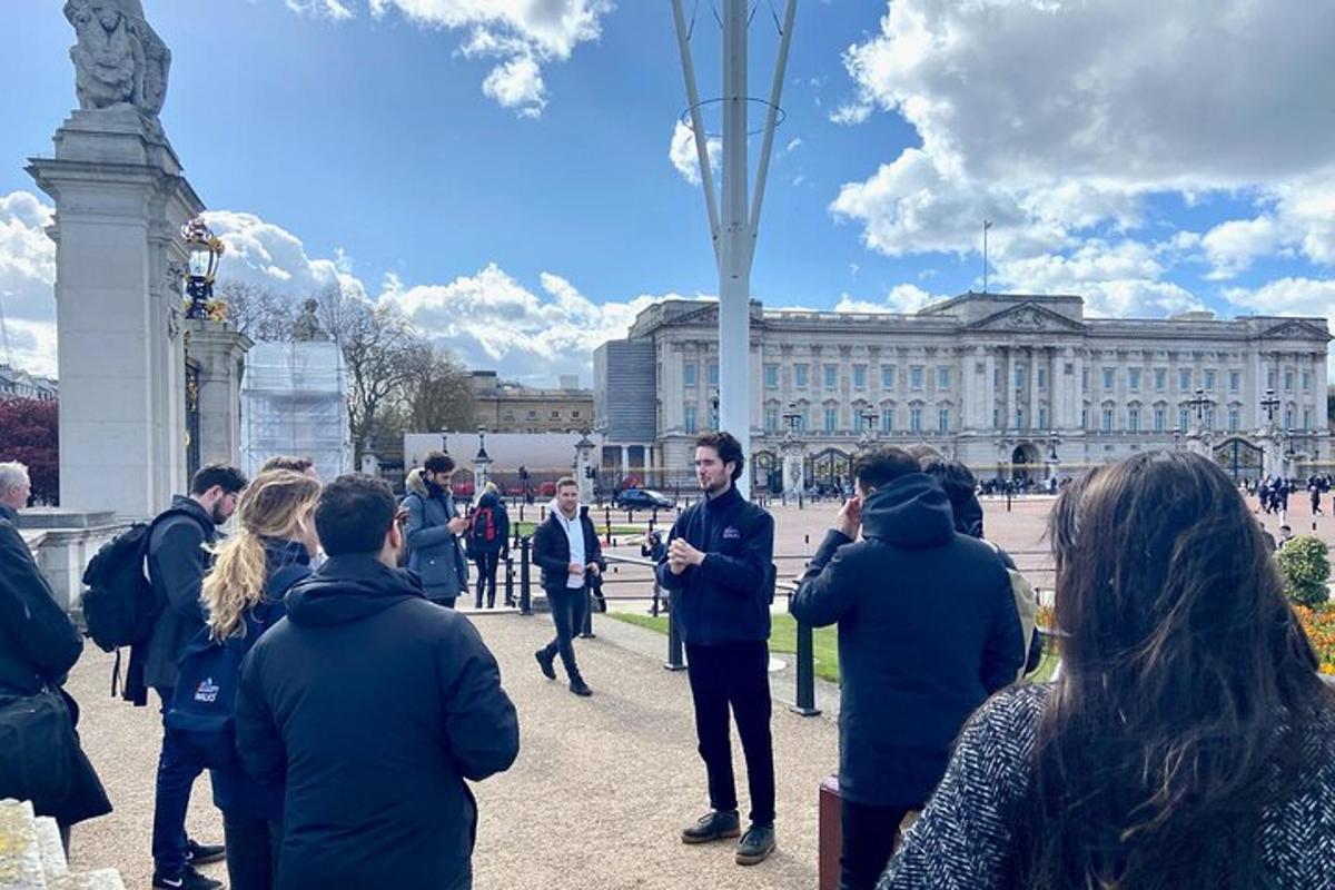 London: Landmarks Walking Tour