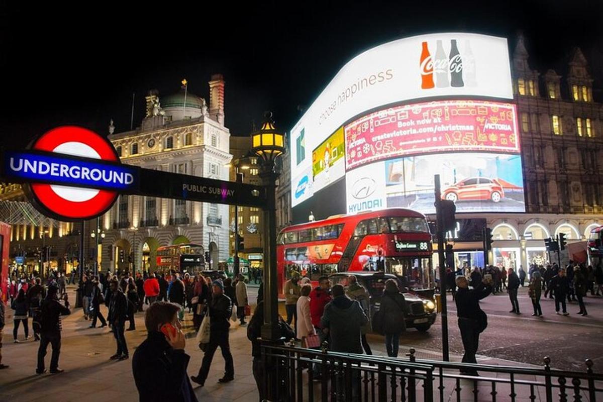 London Private Custom Walking Tour with A Guide (Private Tour)