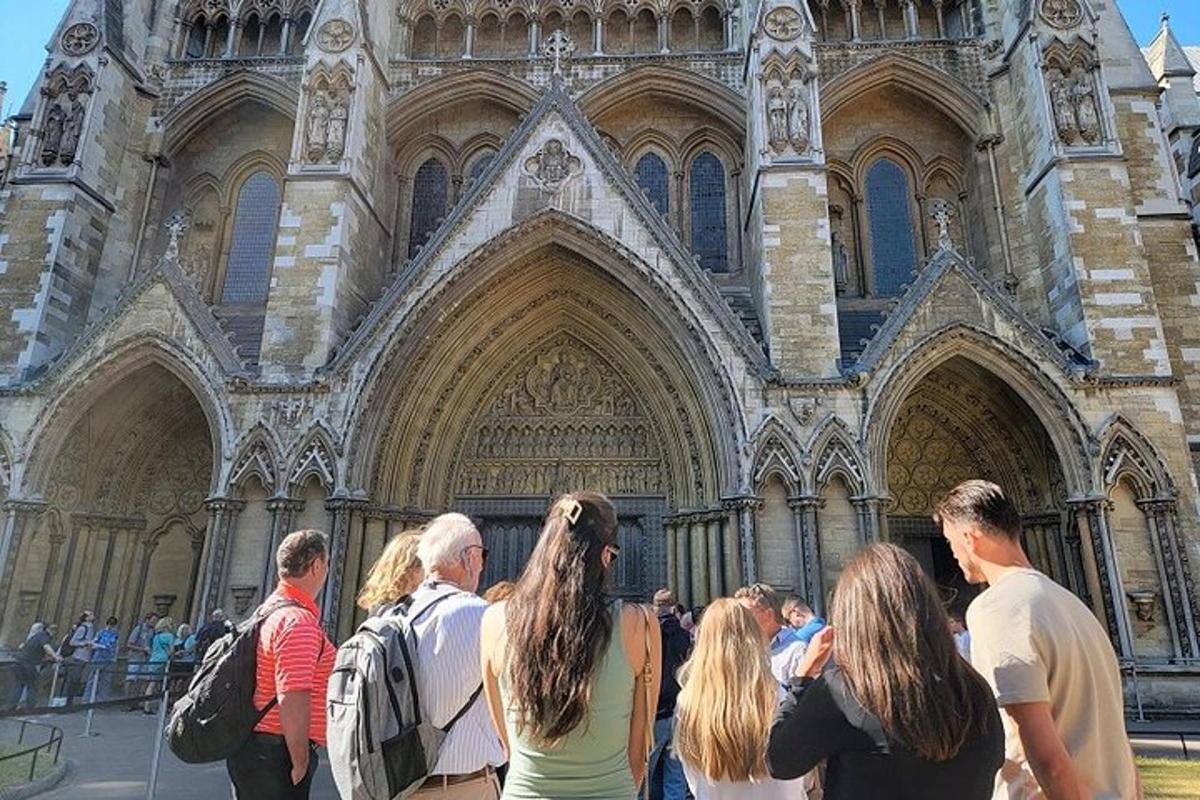 London Walking Tour with Westminster Abbey and Changing of the Guard