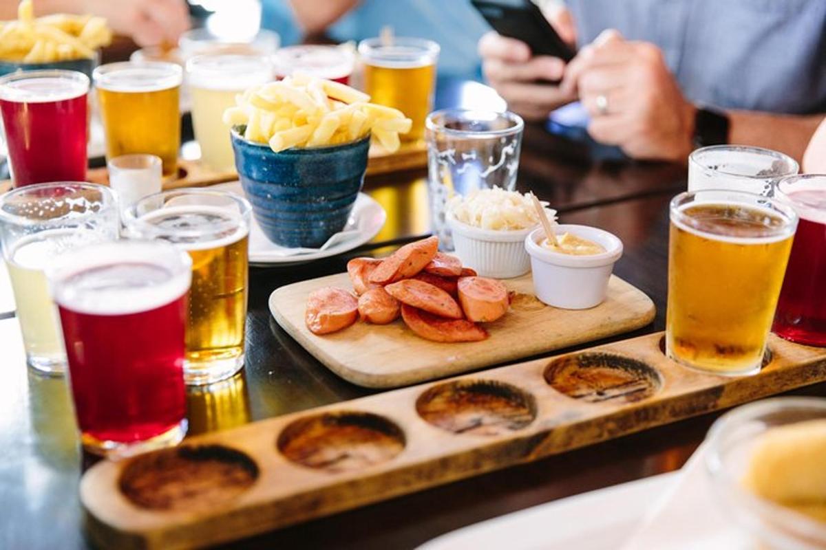 London’s West End Pub Tour Trafalgar Square, Covent Garden, Soho