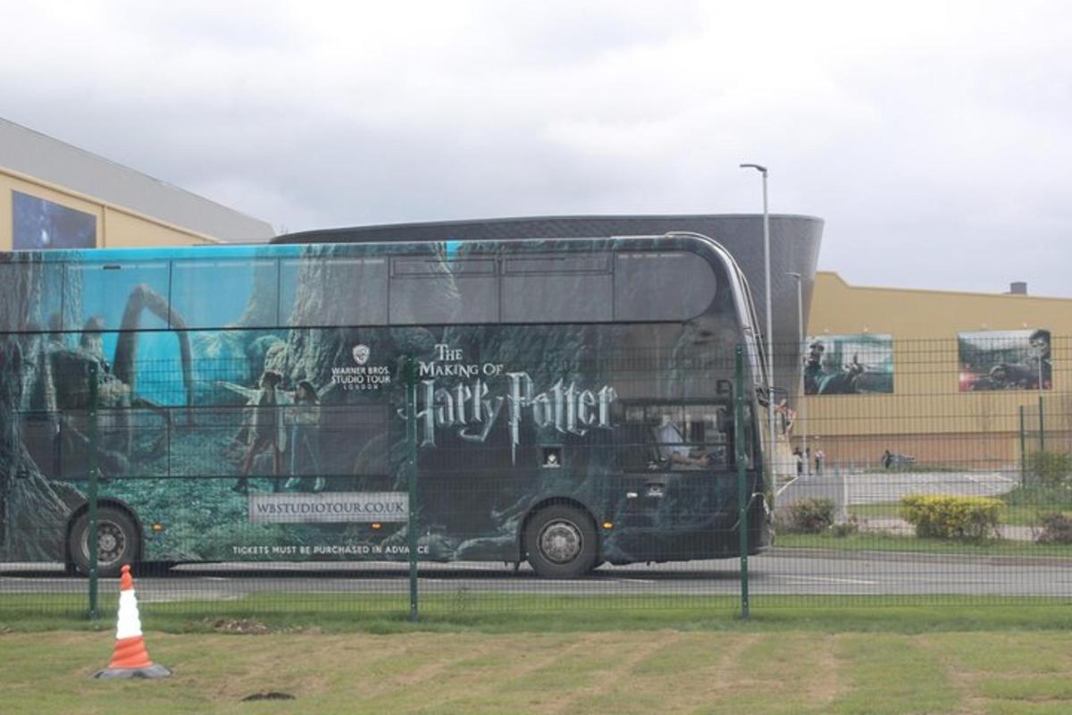 London to Harry Potter Studio Private Round-Trip Transfer