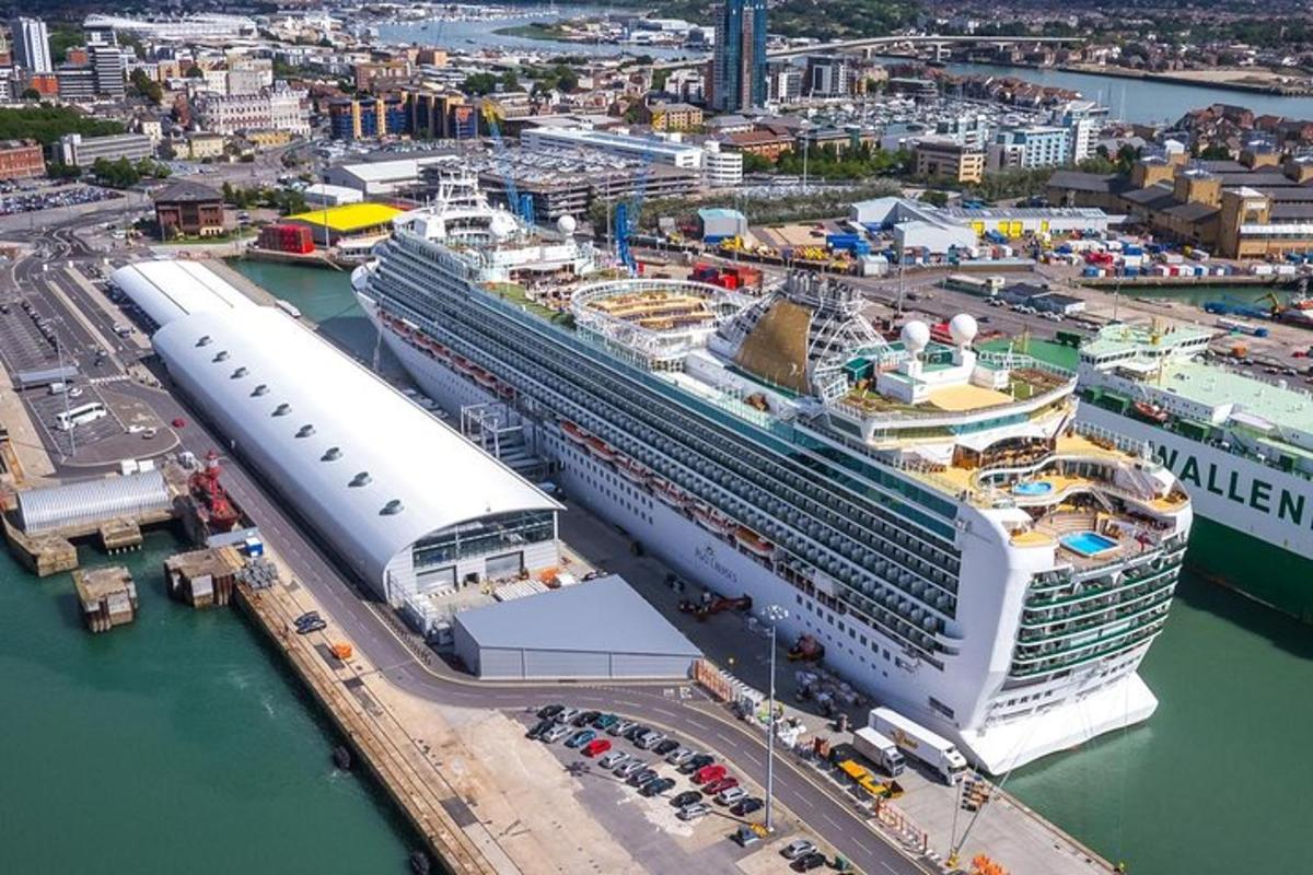 London to Southampton Cruise Terminals Private Minivan Transfer