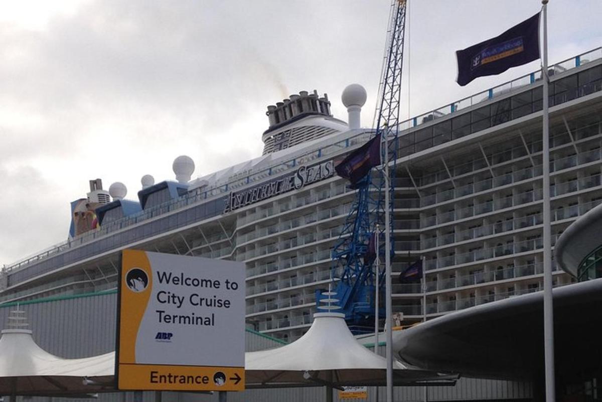 London to Southampton Cruise Terminals Private Minivan Transfer