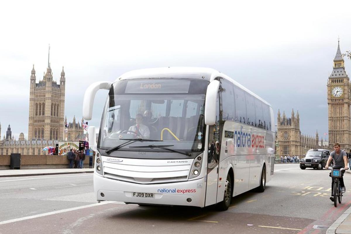 National Express | Luton Airport to Central London Transfers