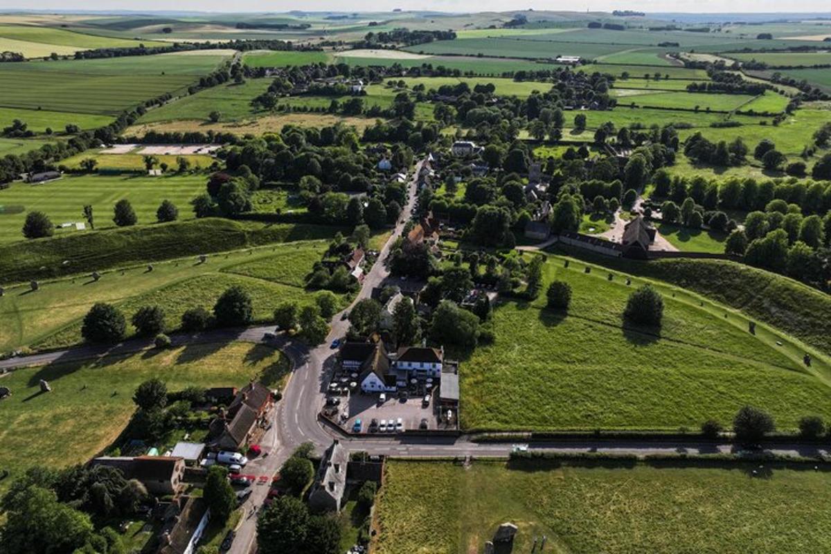 Oxford and Cotswolds Tour with Country Pub Lunch from London