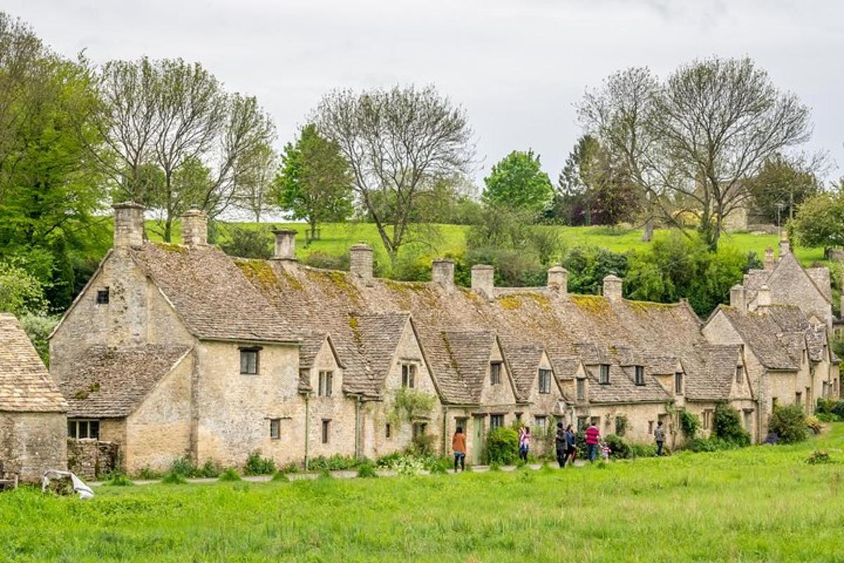 Oxford and Traditional Cotswolds Villages Small-Group Day Tour from London