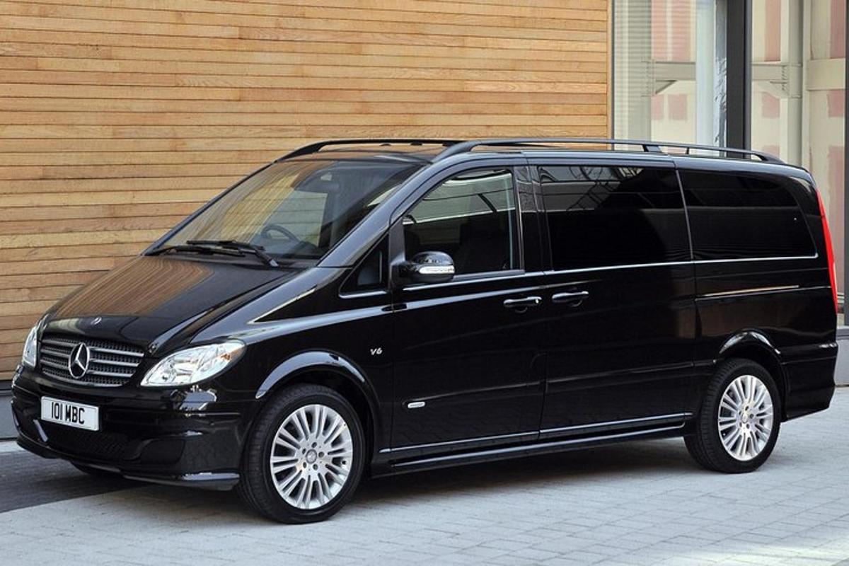 Private Airport Arrival Transfer: London Heathrow to Central London