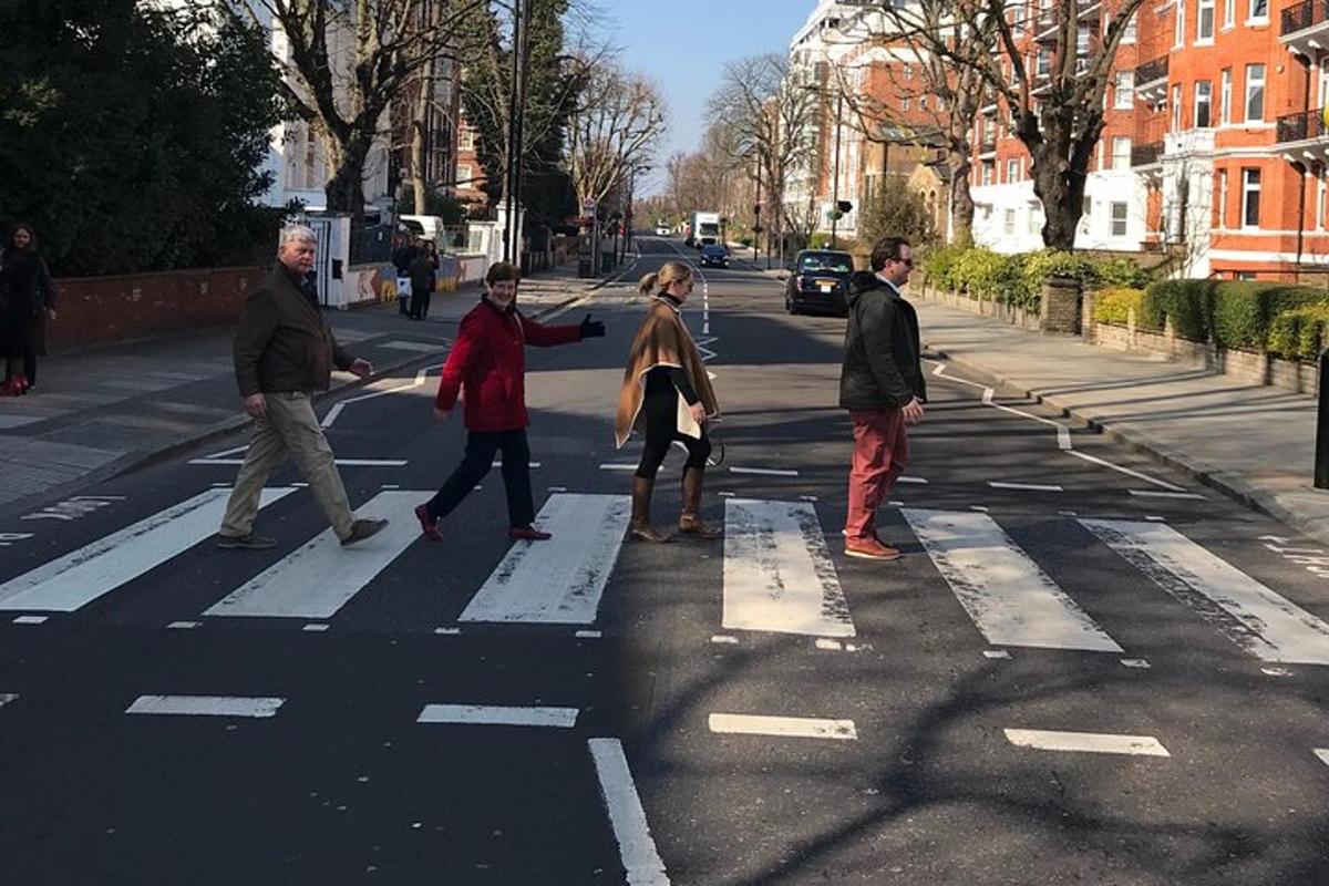 Private Beatles and London Rock Tour in Electric Taxi