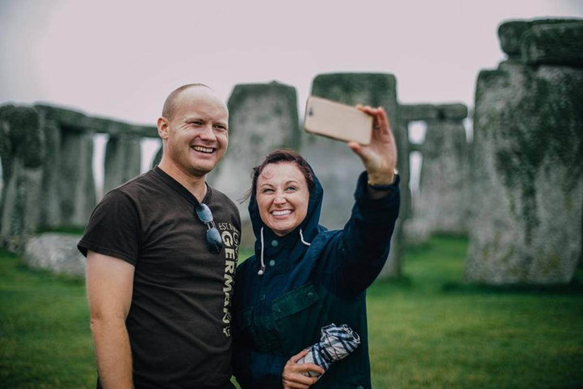 Private Day Tour to Stonehenge, Bath and The Cotswolds