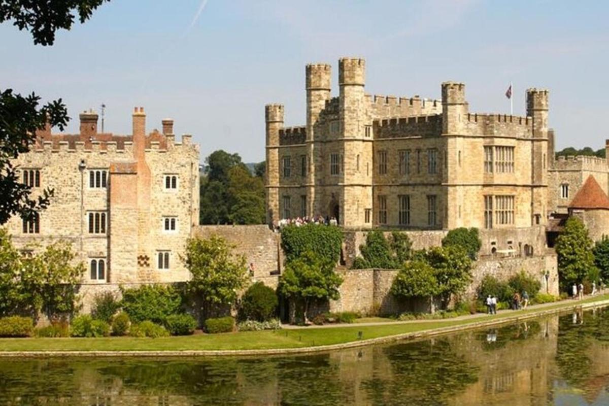 Private Round Trip Transfer from London to Canterbury Cathedral and Leeds Castle