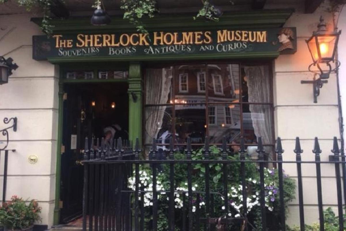 Private Sherlock Holmes Walking Tour in London