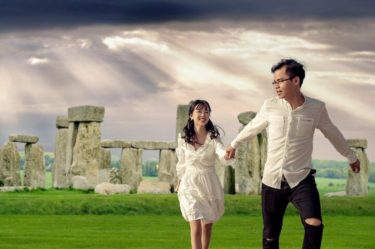 Private Stonehenge and Bath Photoshoot Tour from London