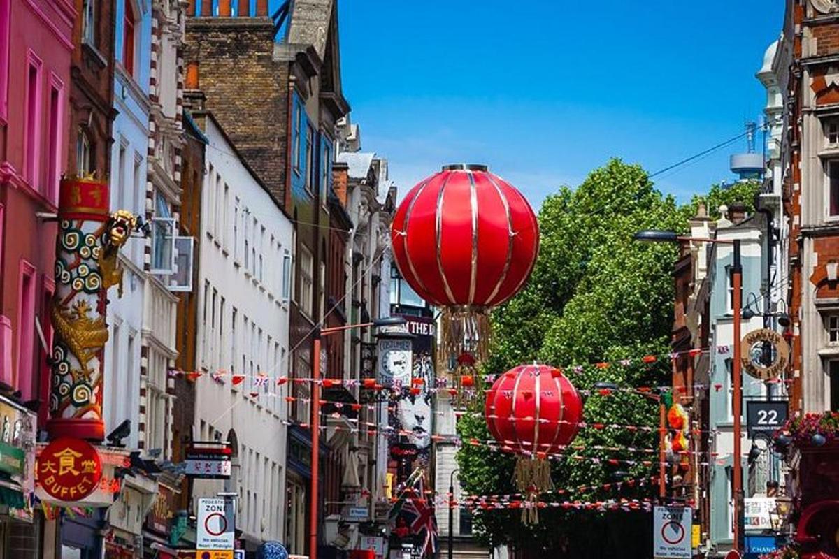 Private Tour: Photography Walking Tour from Trafalgar Square to Covent Garden