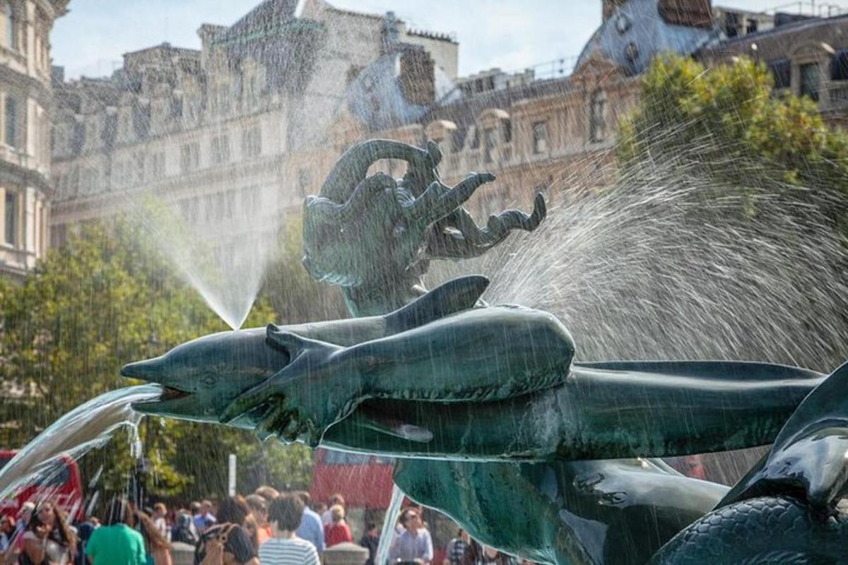 Private Tour: Photography Walking Tour from Trafalgar Square to Covent Garden