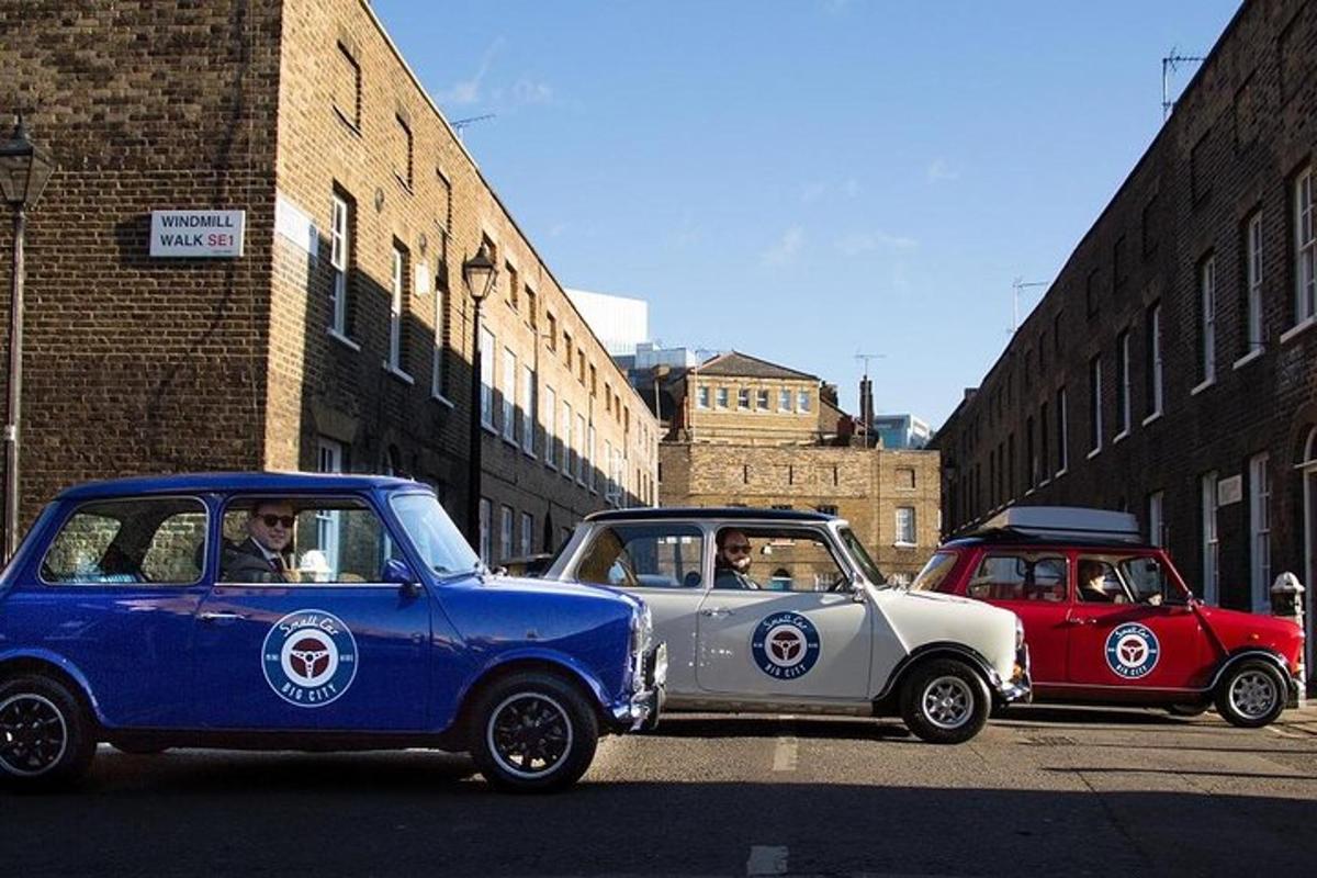 Private Tour of London’s Landmarks in a Classic Car