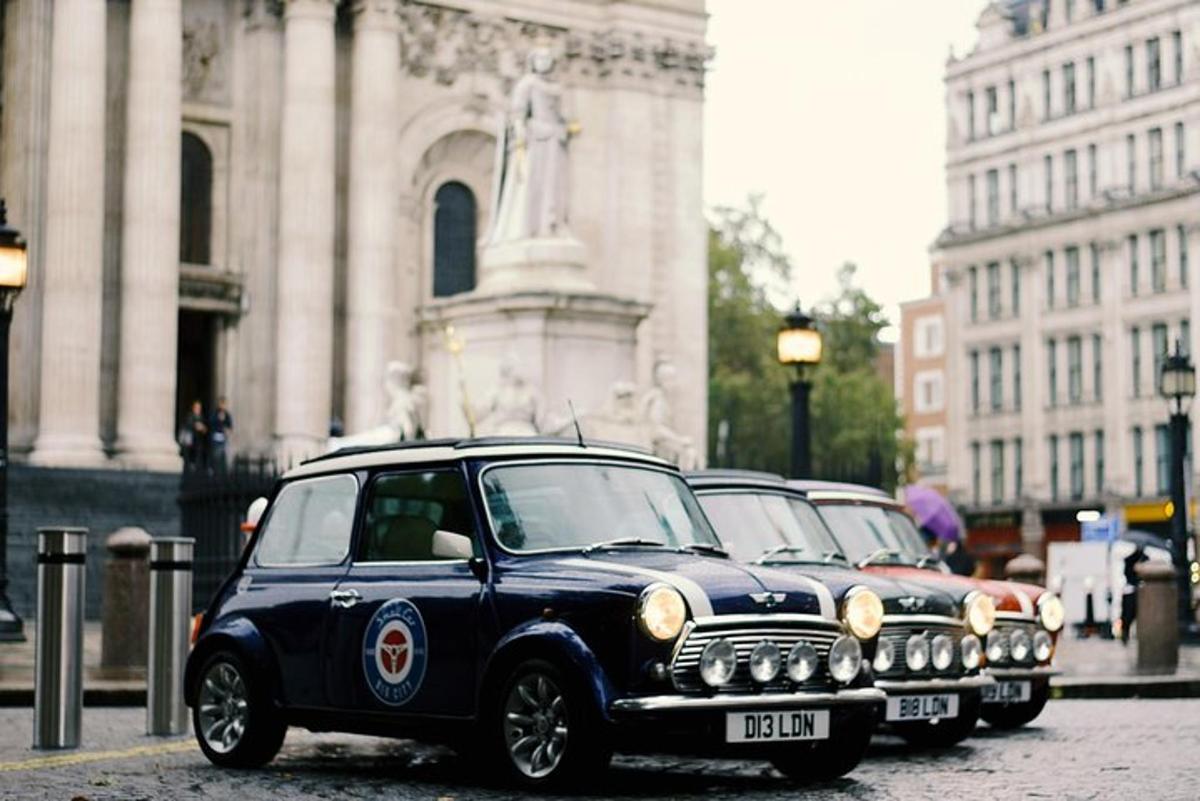 Private Tour of London’s Landmarks in a Classic Car