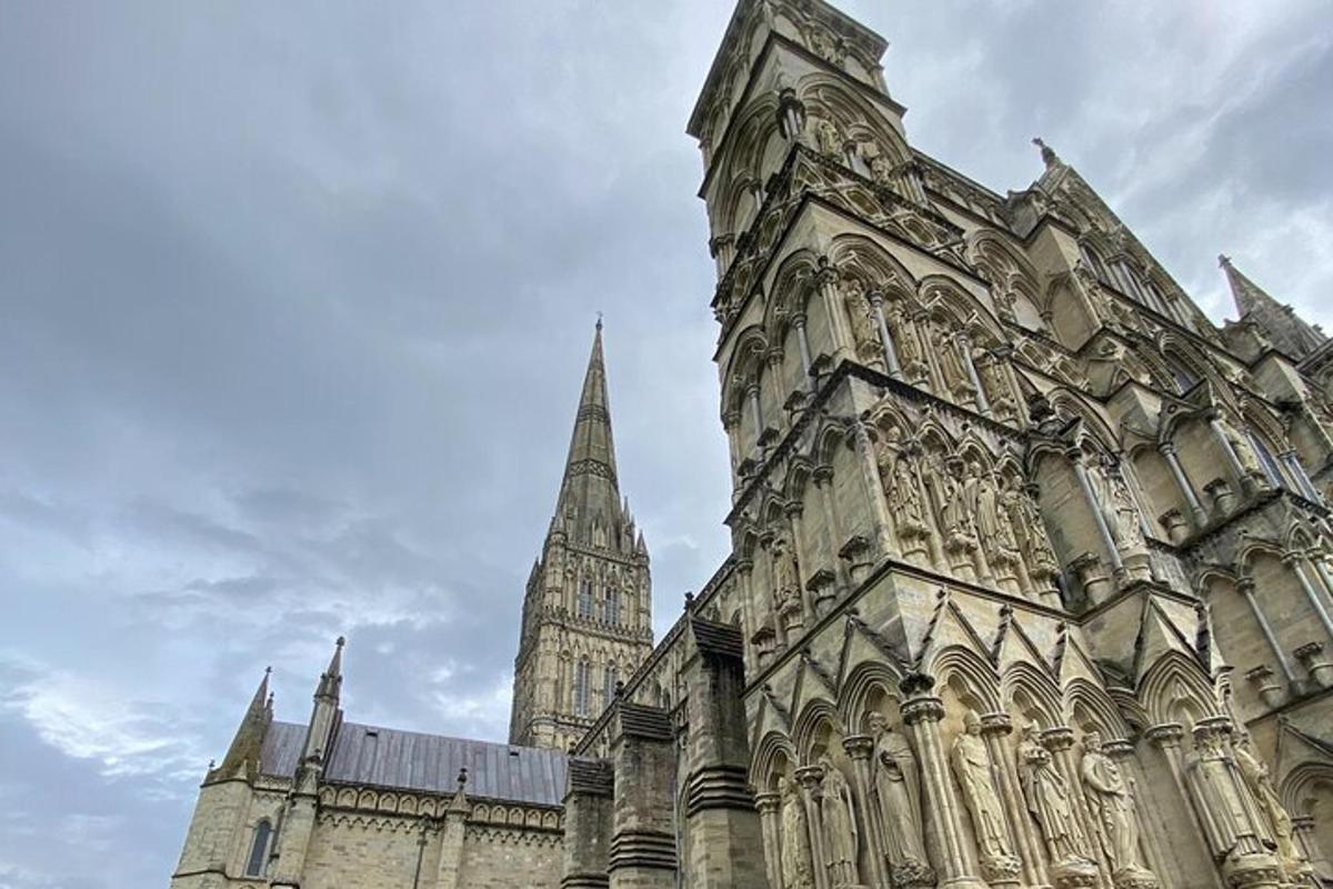 Private Tour of Stonehenge and Salisbury Cathedral