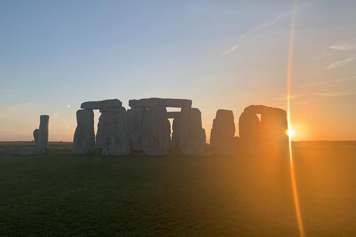 Private Tour to Stonehenge, Bath and The Cotswolds