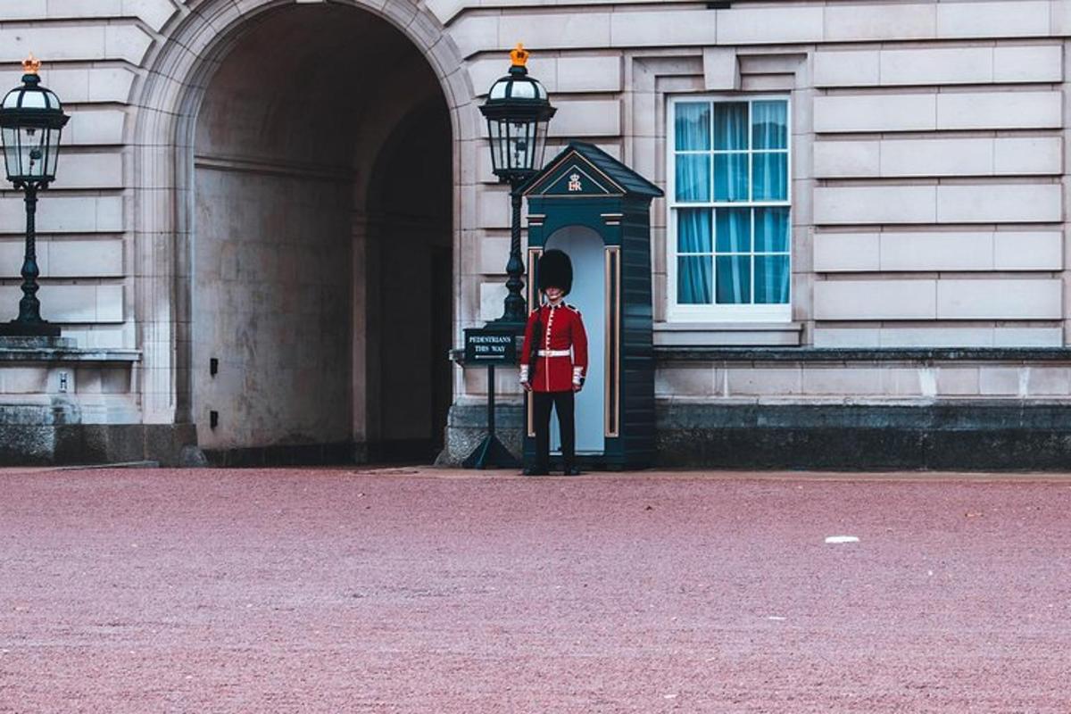 Private Walking tour London, Buckingham Palace to Big Ben and much more