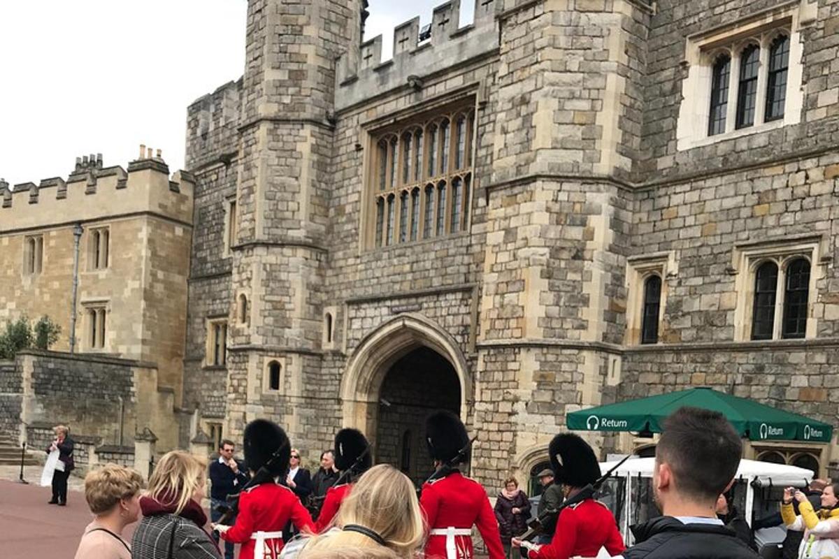 Private half day Guided Tour of Windsor Castle PLUS and History