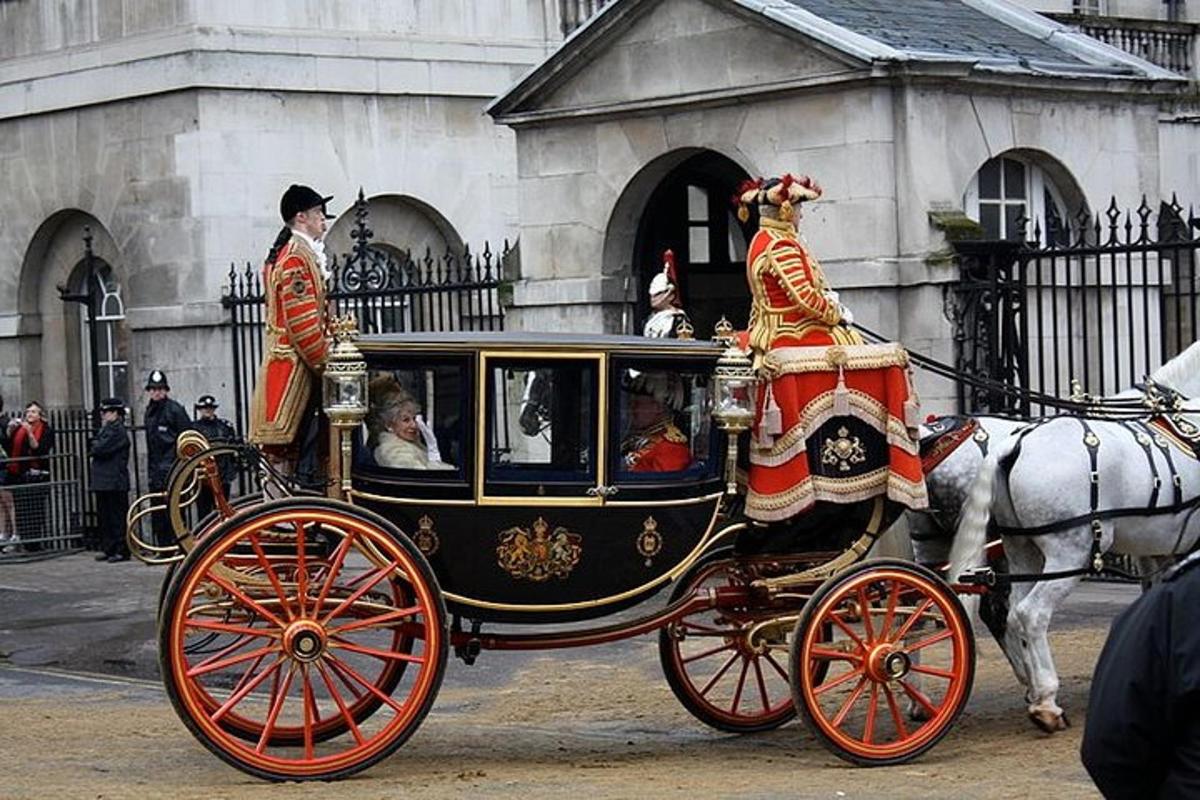 Royal London And Changing of Guard – Very Small Group Tour