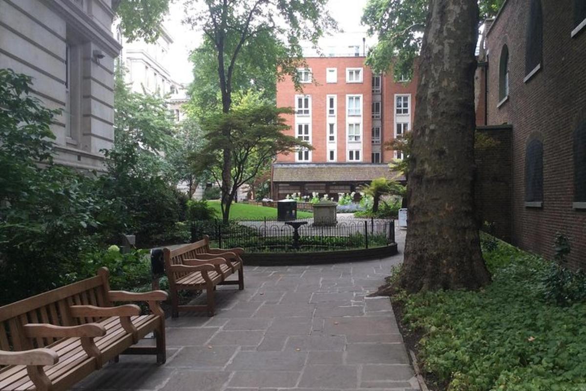 Secret Gardens of the City of London Private Tour