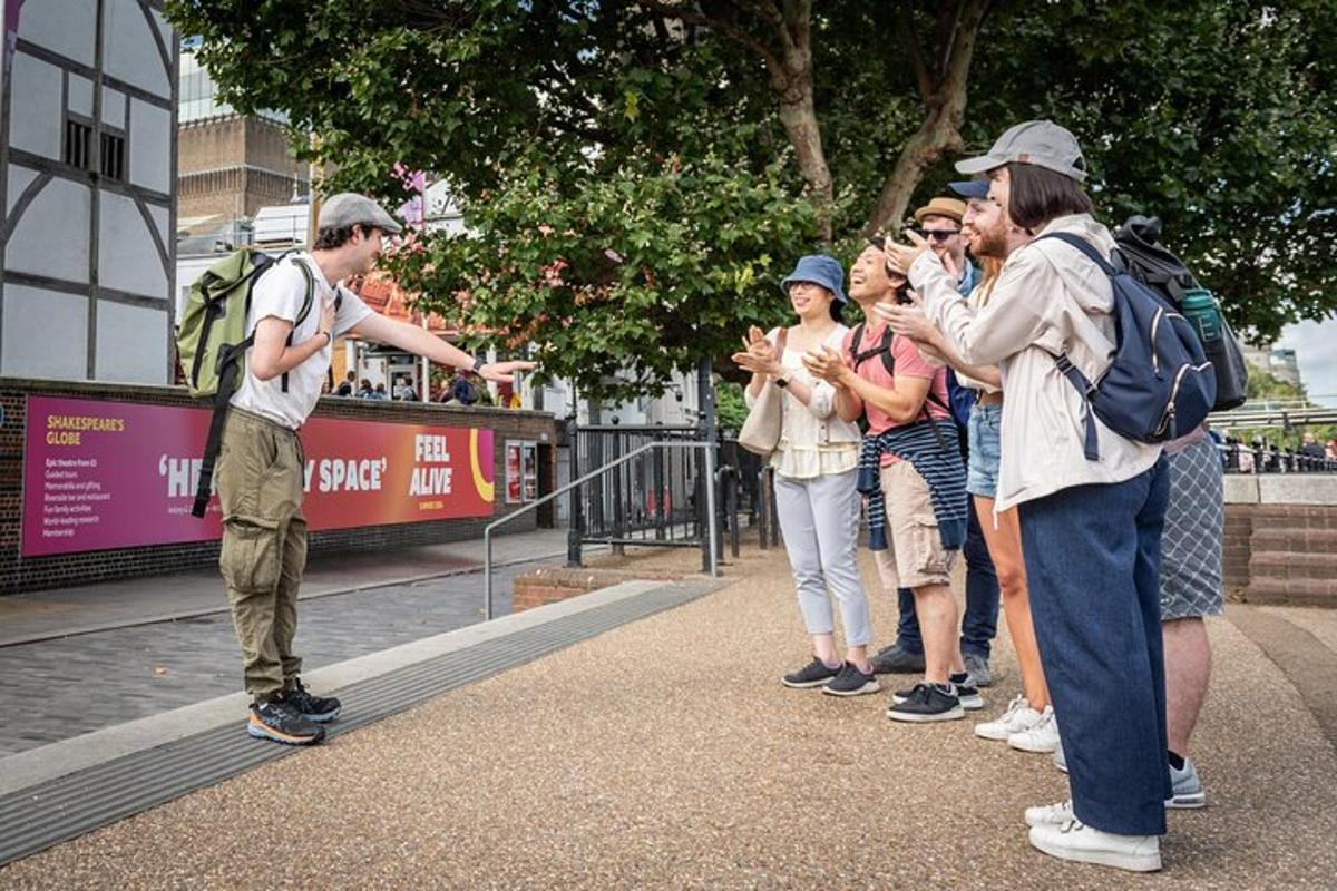 Small-Group London’s Best Sights Walking Tour, Kids Join Free!