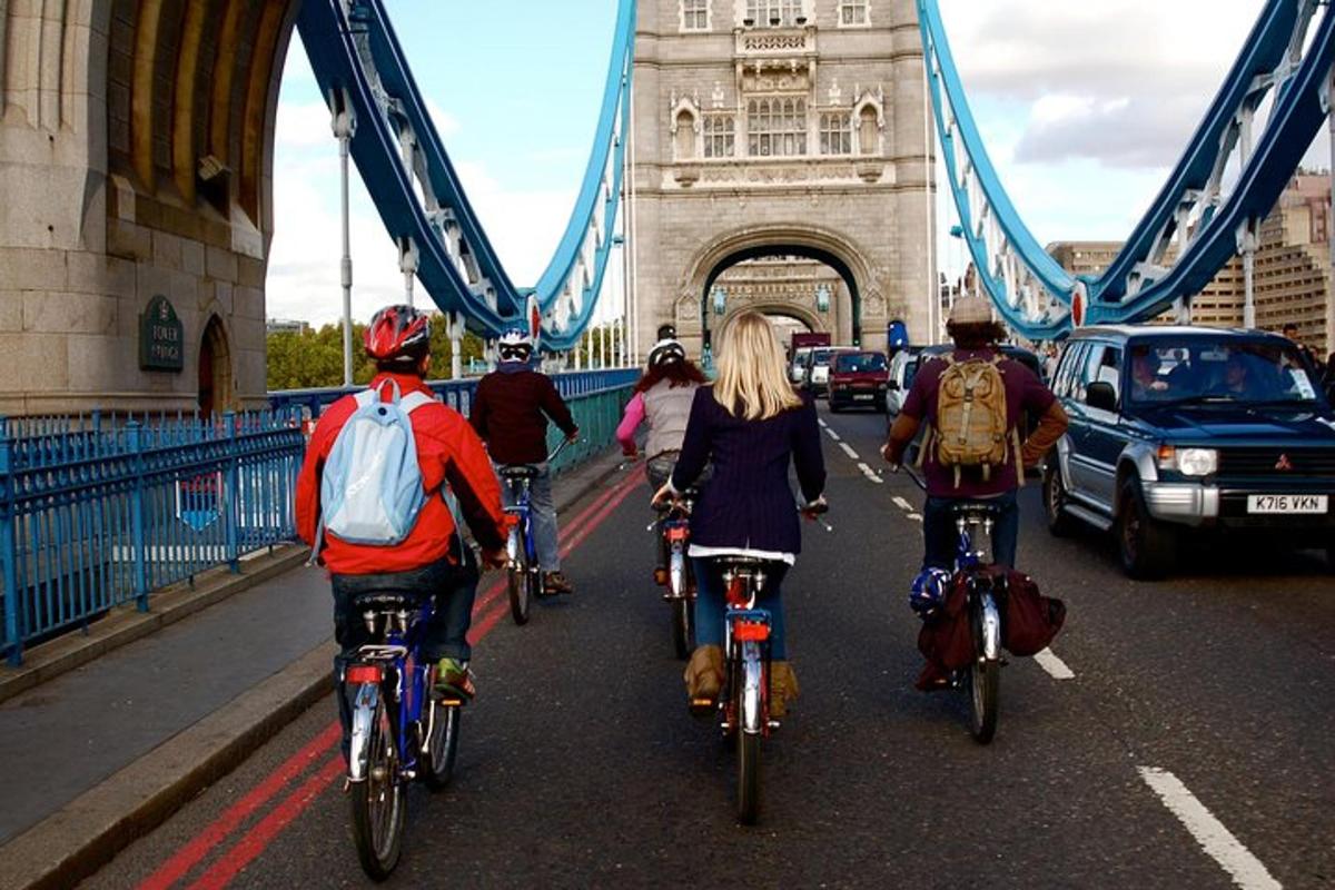 Small-Group River Thames Bike Tour