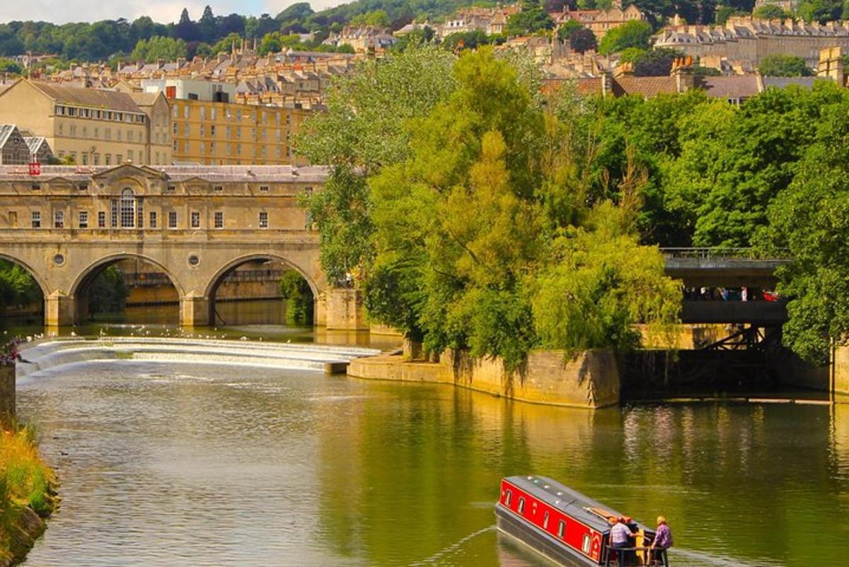 Small-Group to Bath, Lacock, Avebury and Stonehenge from London