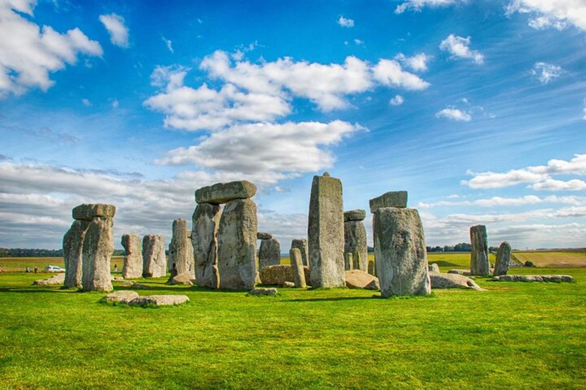 Stonehenge, Bath and Windsor Private Car Tour from London