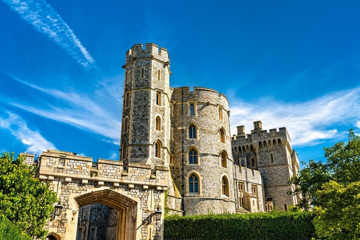 Stonehenge, Bath and Windsor Private Car Tour from London