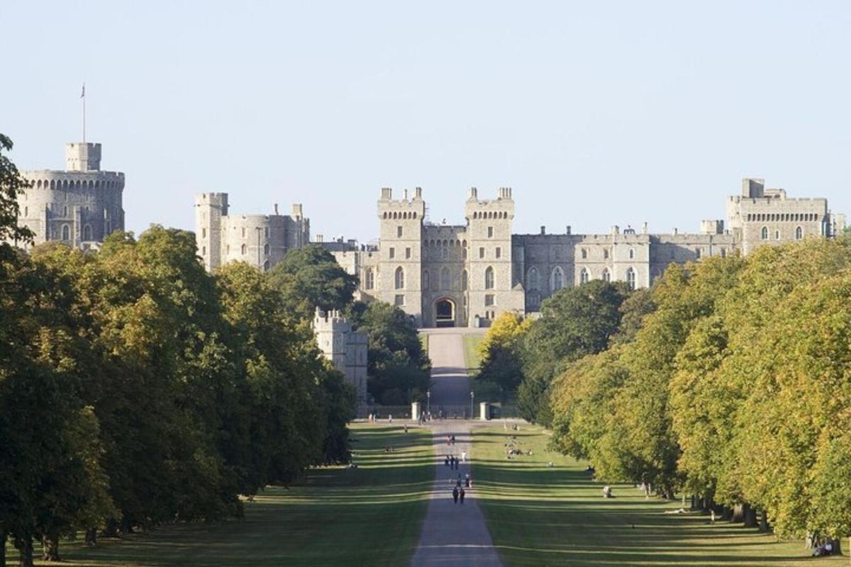 Stonehenge, Windsor Castle & Bath Tour with Lunch